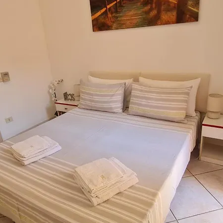 Semesterbostad House Center *